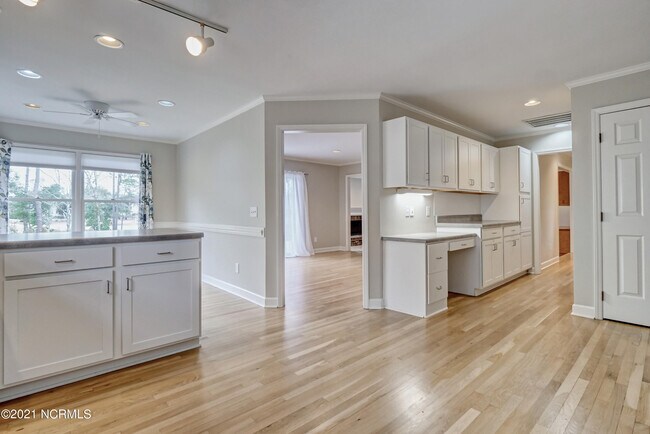 Building Photo - 8333 Bald Eagle Ln