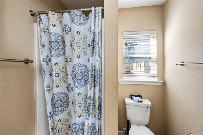 Building Photo - 2823 Avenue Q