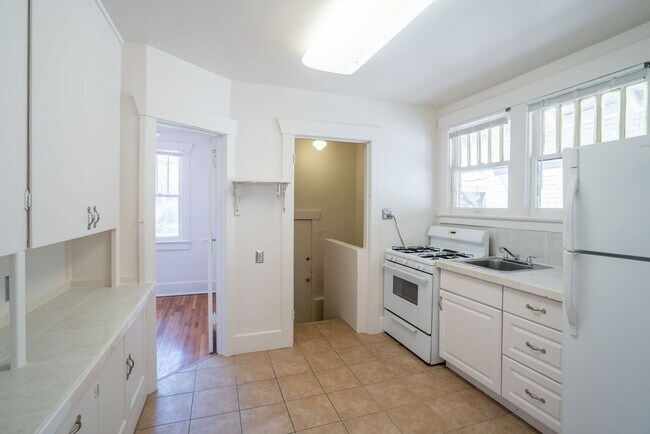Building Photo - 4336 E Batavia Pl