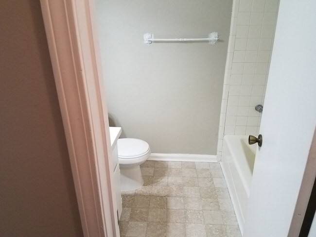 Hall Bath - 5155 Cornell Dr