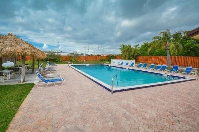 Primary Photo - 7914 SE Villa Cir