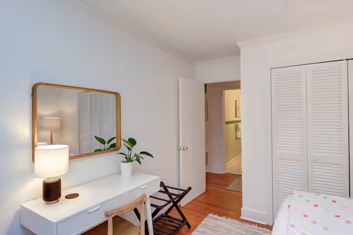 Building Photo - 107 S Wyrick St