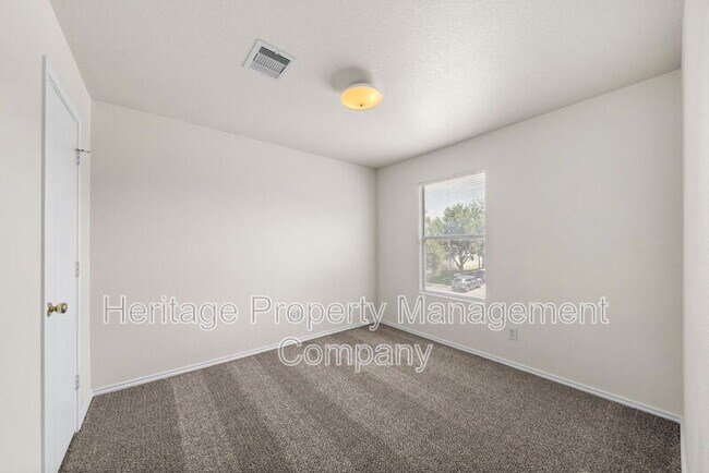 Building Photo - 9939 Hawksbill Peak