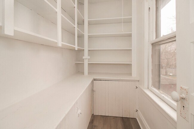 Building Photo - 7415 Elton Ave