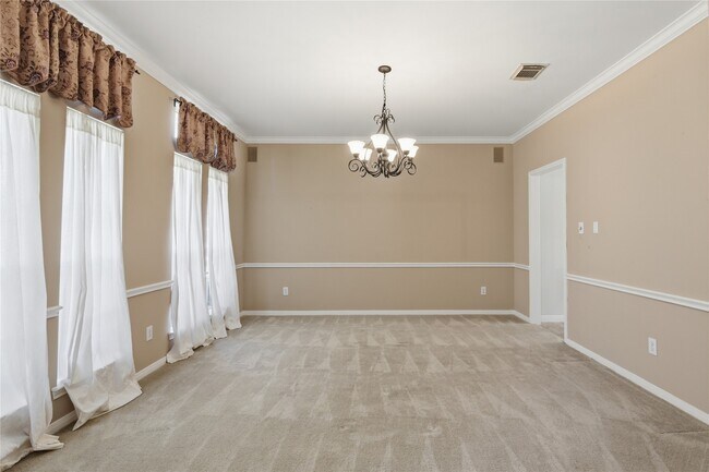 Building Photo - 5910 Willowfield Ct