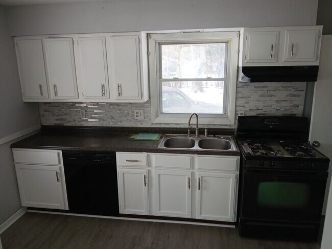 Building Photo - 4610 Illinois St