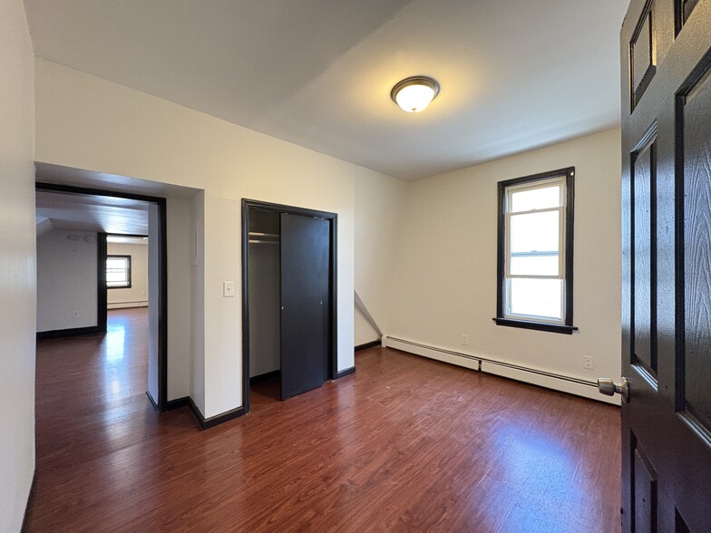 Building Photo - 422 Fulton St