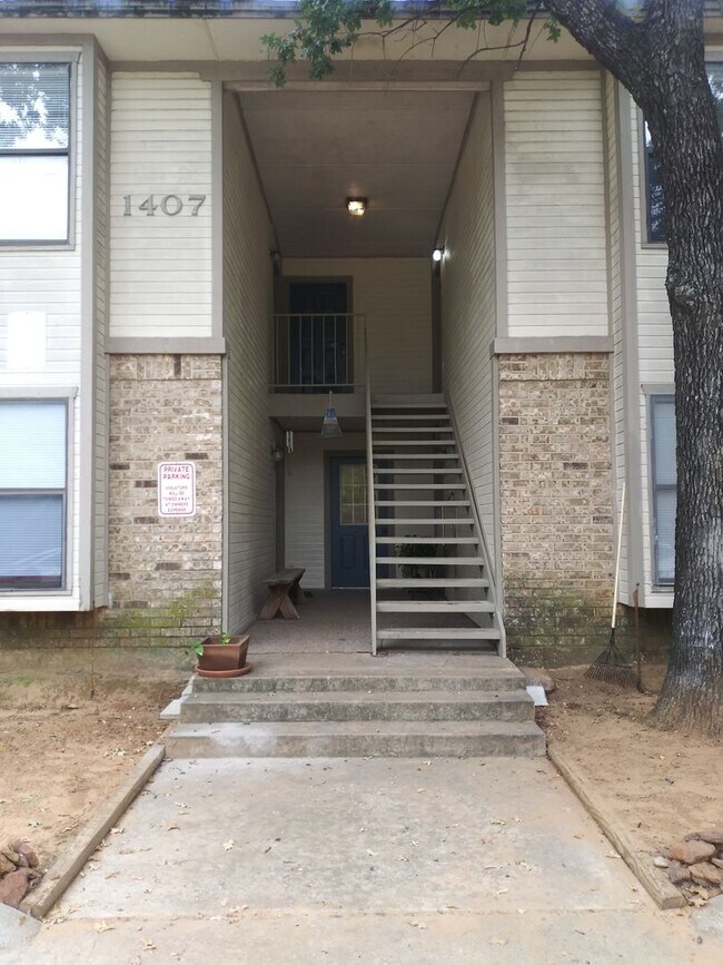 Building Photo - 1407 Margie St