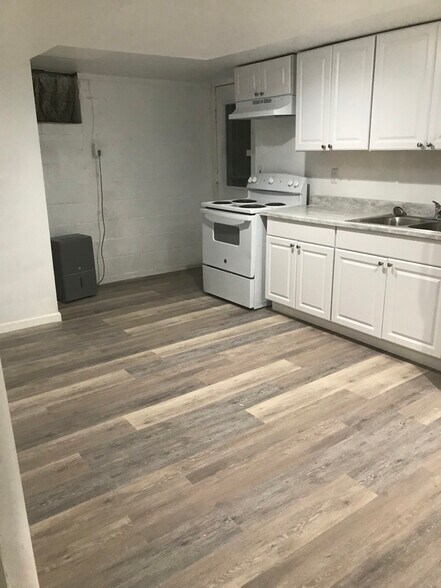 Building Photo - 4 Cedar Springs Ct