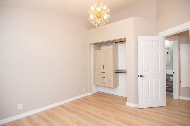 Building Photo - Bountiful Home w/ 2 Car Garage, EV Charger, & Updated Remodeling