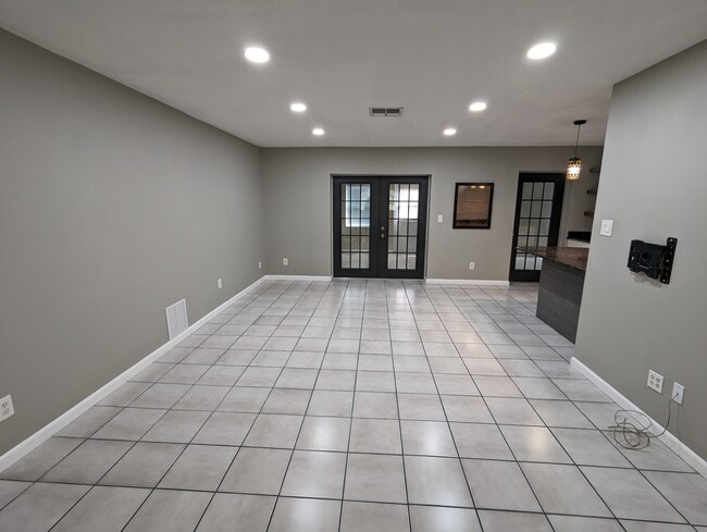 Building Photo - 2701 Wendover Ter