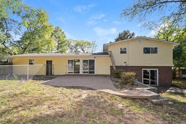 Building Photo - 3935 Parker Rd