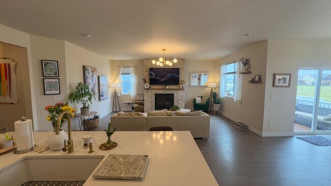 Building Photo - 12660 Enclave Scenic Dr