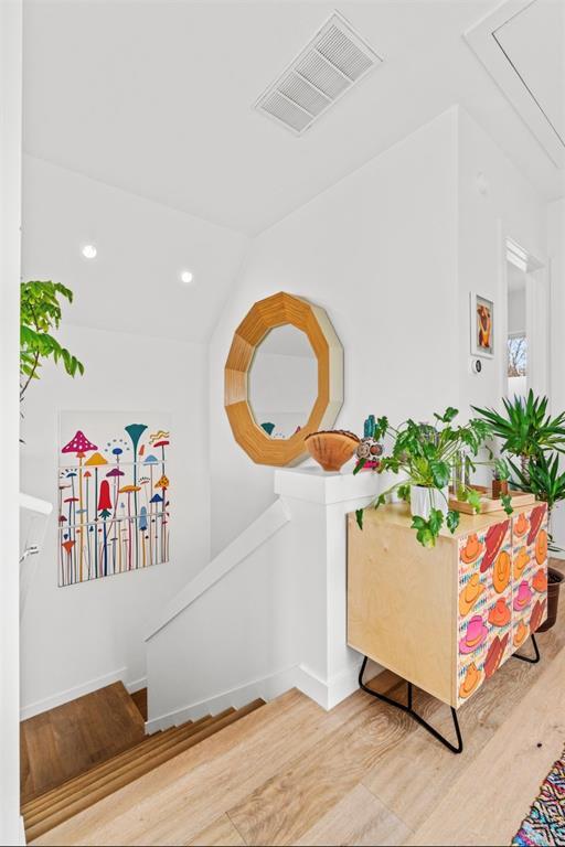 Building Photo - 1608 Ravey St