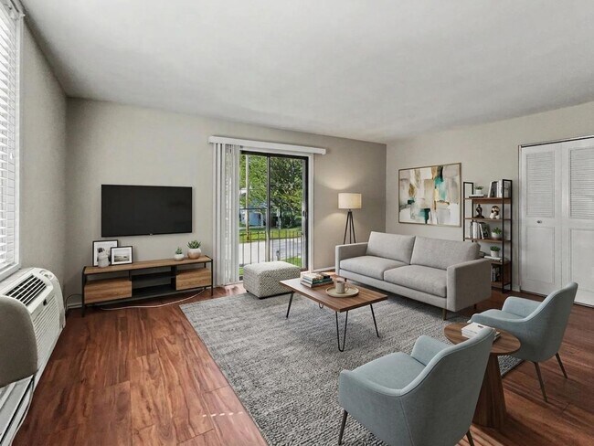 Interior Photo - 406-408  W Lafayette Street