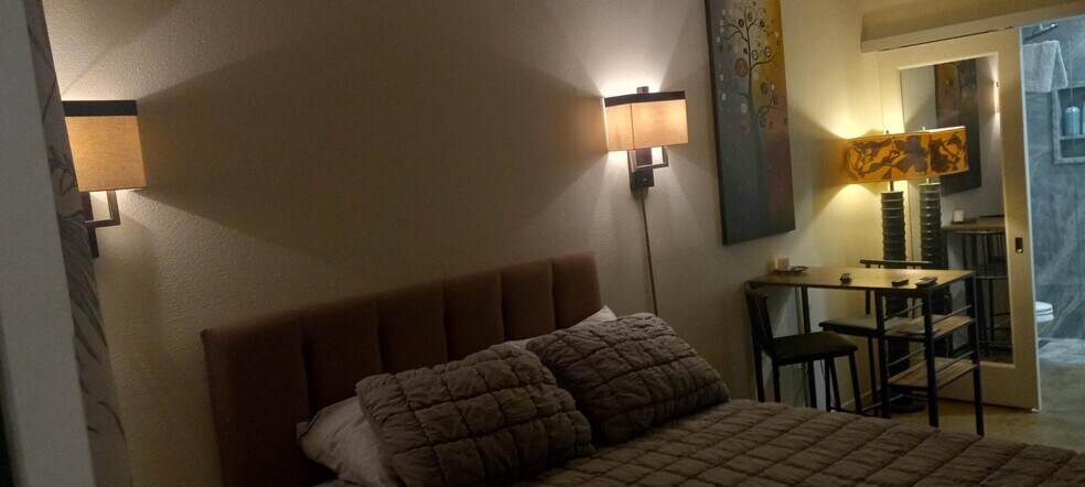 Building Photo - 42029 Cosmic Dr