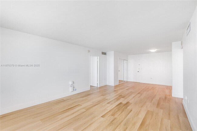 Building Photo - 5555 Collins Ave
