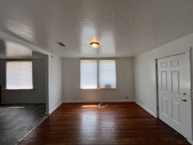 Building Photo - Biloxi 3 Bedroom