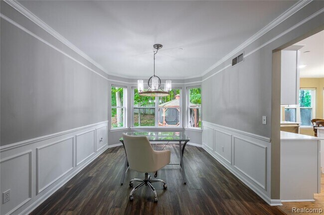 Building Photo - 1250 Walloon Way