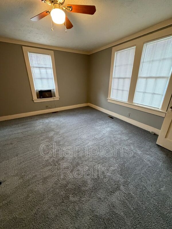 Building Photo - 2802 Pecan St