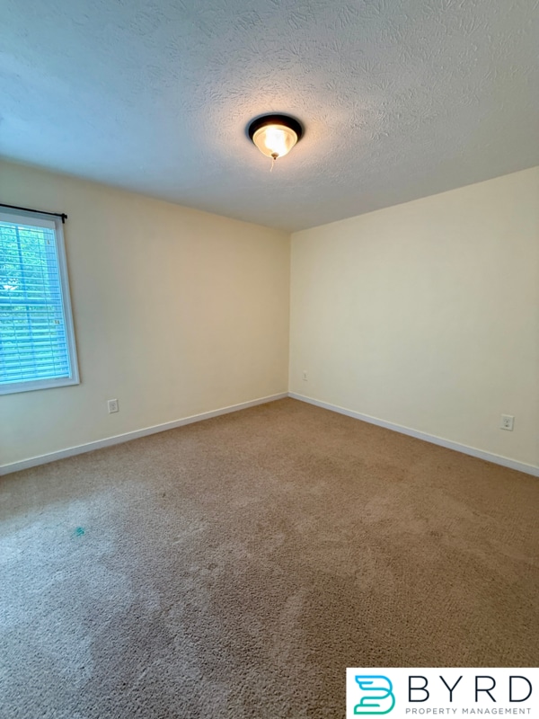 Building Photo - 1013 Sycamore Crest Dr