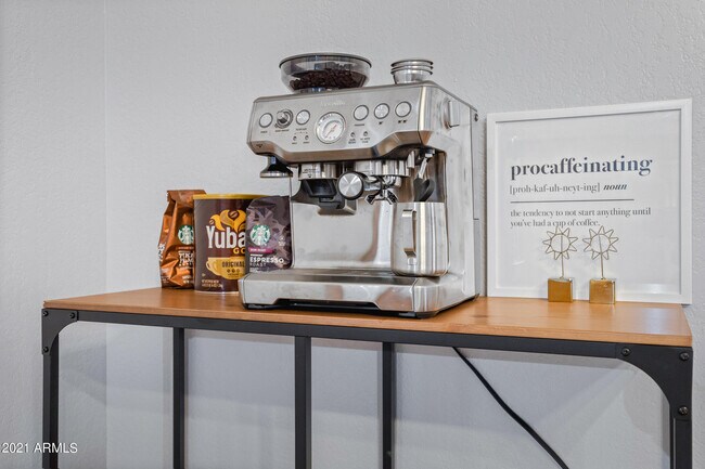 Building Photo - 5735 E Campo Bello Dr