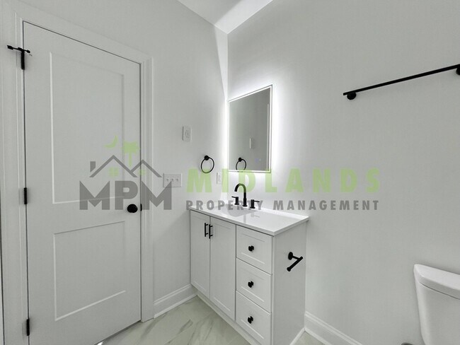 Building Photo - 1510 Noble Ave