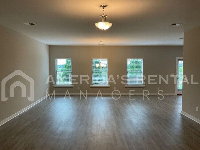 Building Photo - Home for Rent in Clanton, AL!!! Available to View Now!