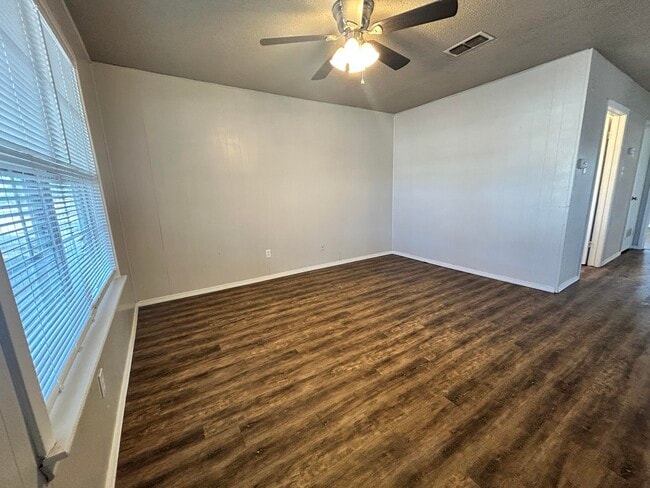 Building Photo - 2807 Auburn St