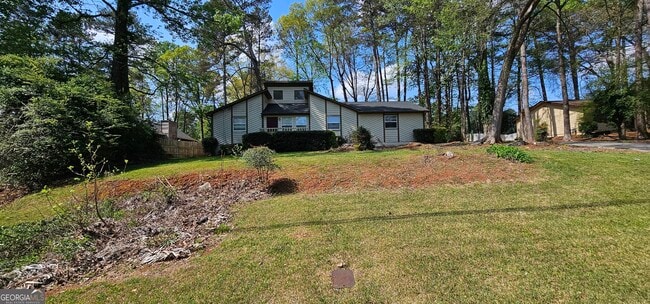 Building Photo - 804 Emerald Forest Cir SW
