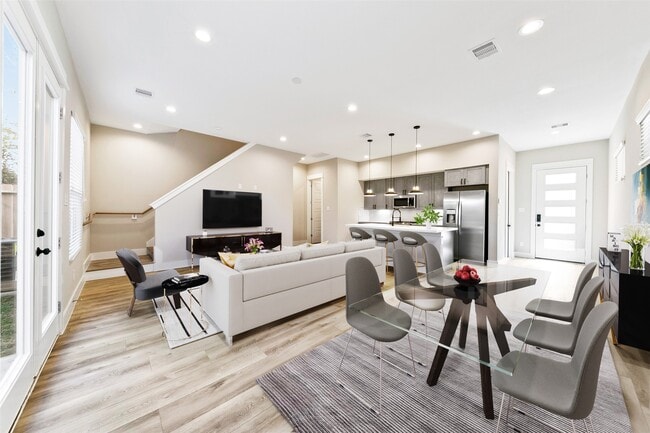 Building Photo - 5214 Pinemont Creek Ln