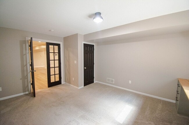 Building Photo - 2107 Ponderosa Dr SW