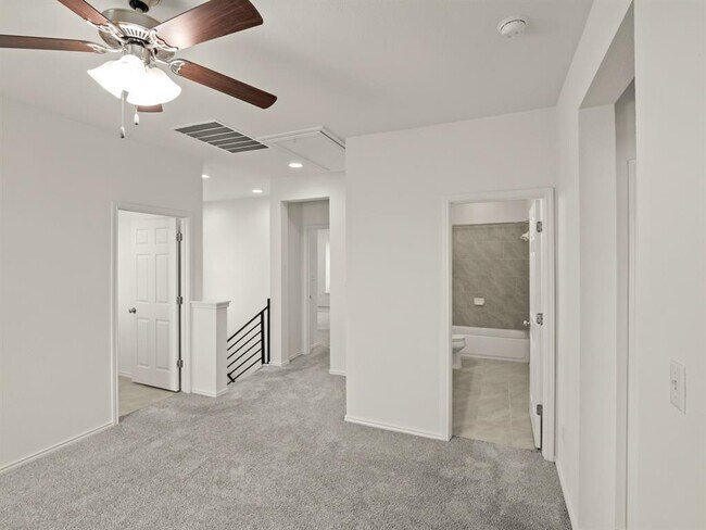 Building Photo - 605 Golden Glory Rd