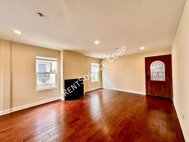 Building Photo - 4220 Fair Ave