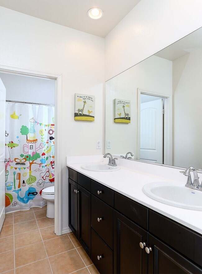 Building Photo - Beautiful 4 Bedroom Home in River Village!