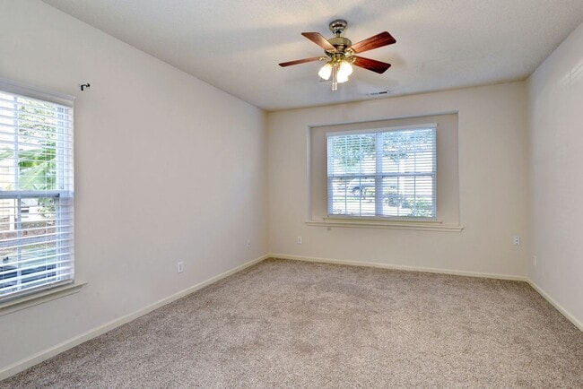 Building Photo - Peaceful Retreat in Willow Lakes