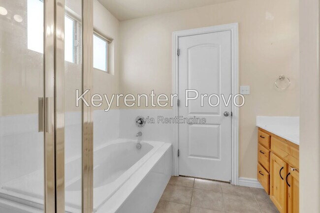 Building Photo - 4098 Hayes Cir