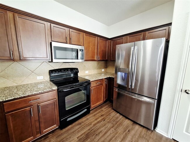 Building Photo - 325 Comal Run