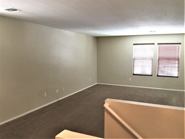 Building Photo - 3219 W Saint Anne Ave