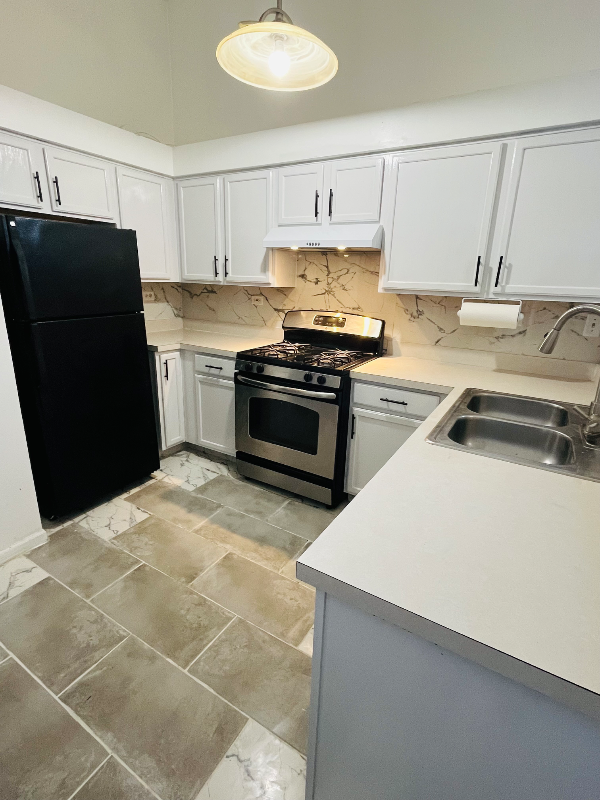 Building Photo - 2541 Stonybrook Dr