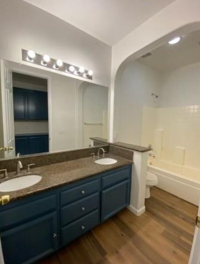 Building Photo - Amazing (Natomas) 4/2 Single Story!  Please read ad for viewings.