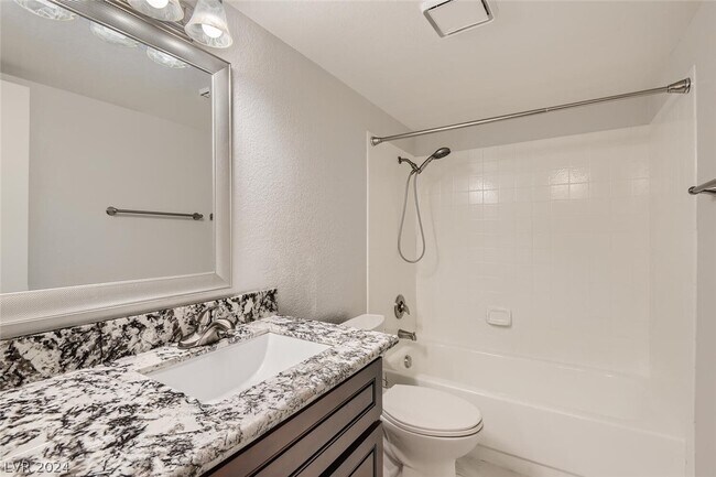 Building Photo - 1109 N Buffalo Dr