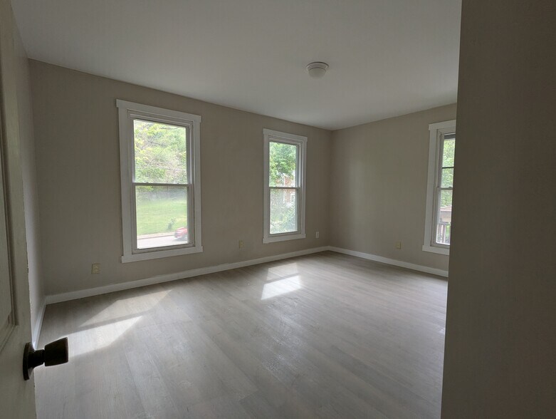 Building Photo - 411 Wayne Ave