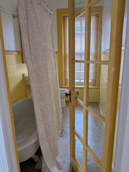 Building Photo - 516 Prospect Ave