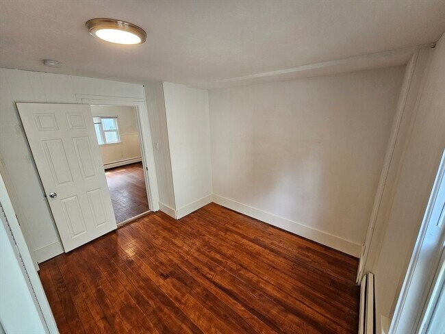 Building Photo - 5 Brookdale St
