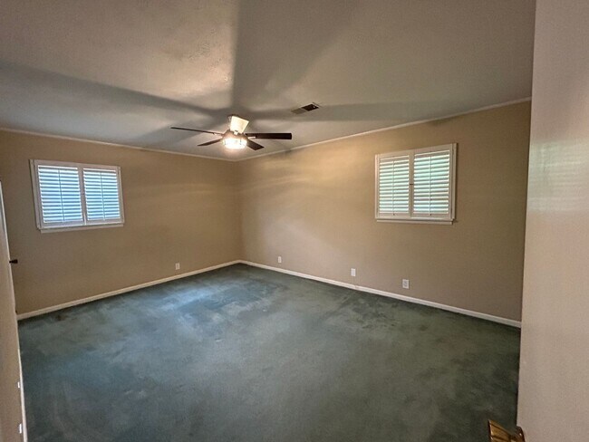 Building Photo - 1825 Edwardian Way