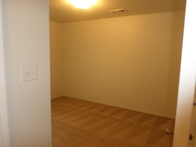 Building Photo - 3804 Joshua Taylor Dr