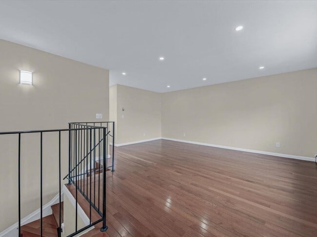 Building Photo - 14 McKibbin Ct