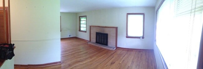 Building Photo - 529 S Hairston Rd