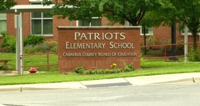 Building Photo - 3BR 2.5BA Home w/Resort Style Amenities at The Mills at Rocky River